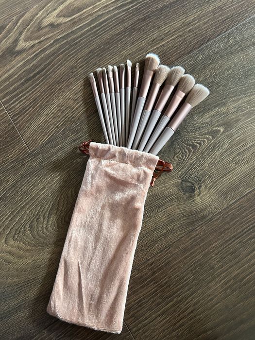 Nowy zestaw szybkoschnące pędzle do makijażu z torbą 13 szt etui