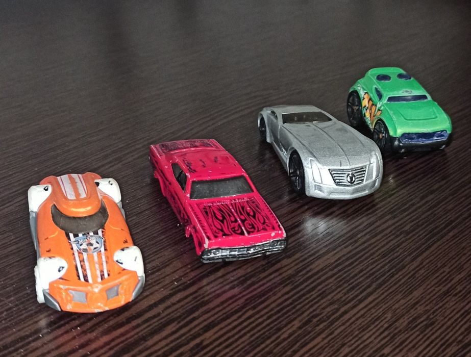 Машинки Hot wheels