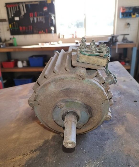 Motor Elétrico Trifásico EFACEC 0.75CV / 0.55kW