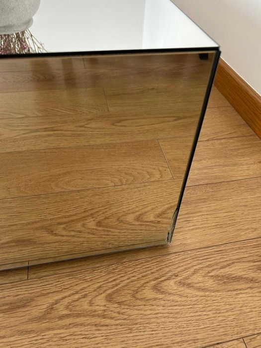 Mesa de centro em espelho 110x110x32