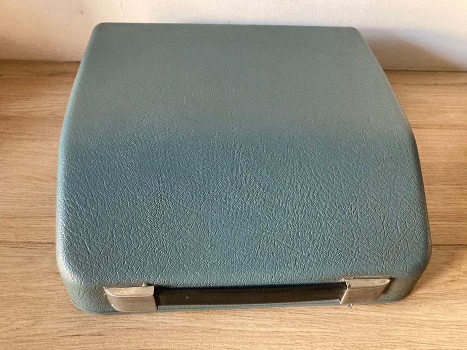 Máquina de escrever ** Antares