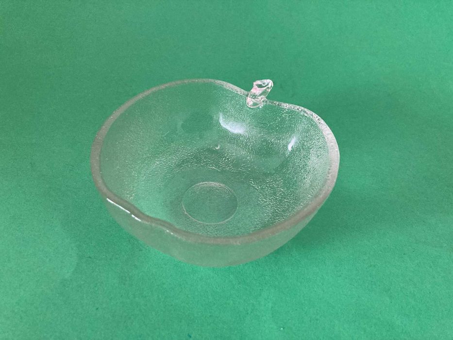 Taça maçã em vidro trabalhado antiga