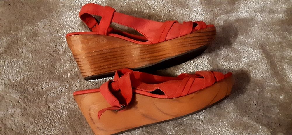 Buty Zara na koturnie, rozm. 38