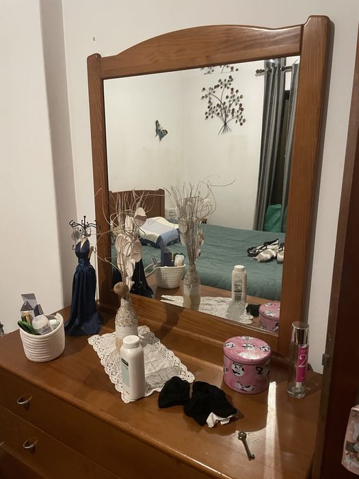 Mobilia quarto completa (sem colchao)