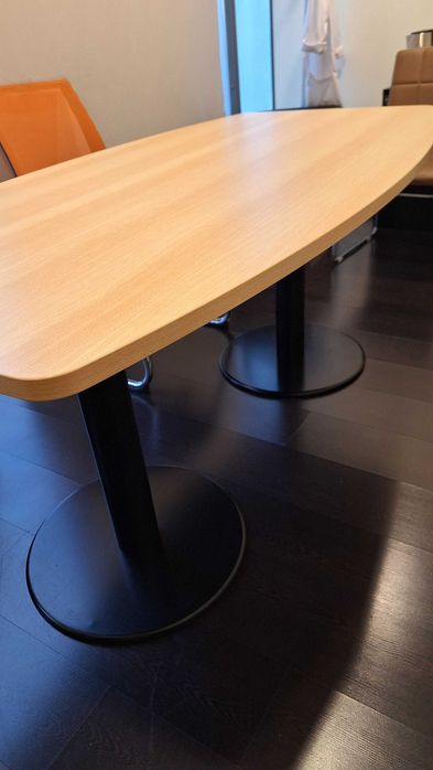 Mesa de escritório praticamente nova