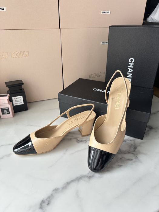 Czółenka Chanel beige leather