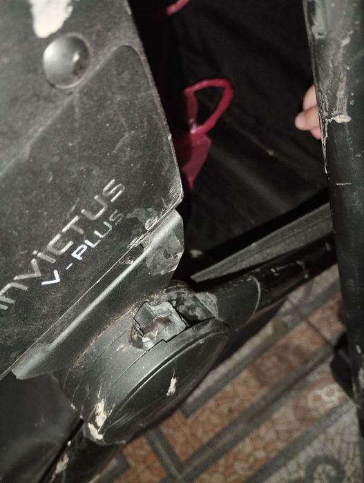 Коляска Invictus (на запчастини)