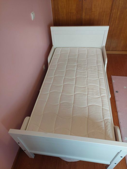 Cama de criança branca