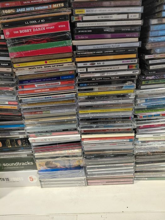 Cds  praticamente novos