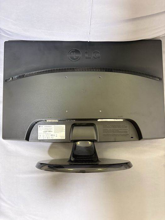 Монітор LG Flatron 22 діагональ