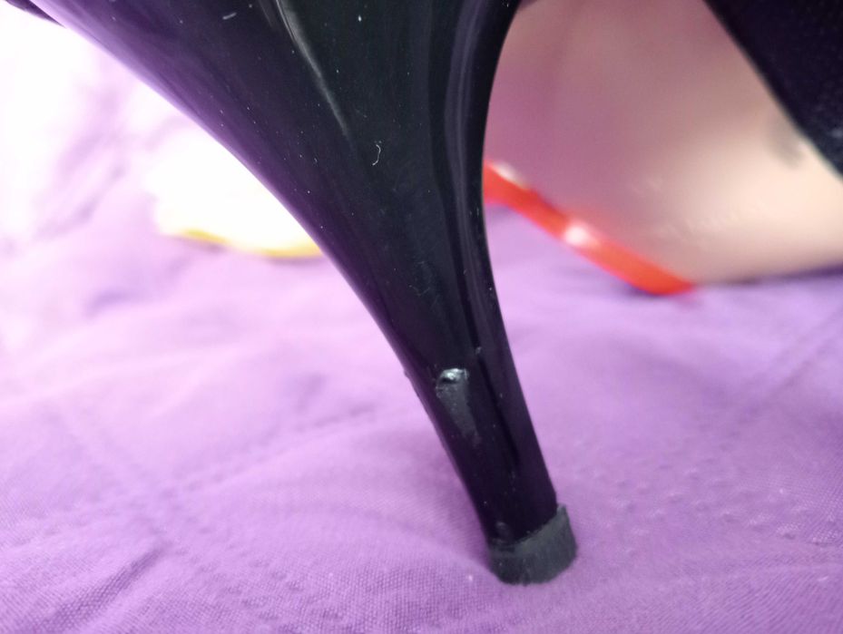 r.41 szpilki czarne (dowóz)