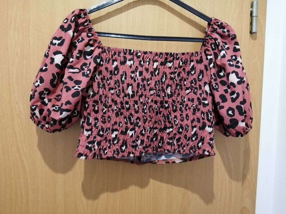 Blusa crop top tigrada
