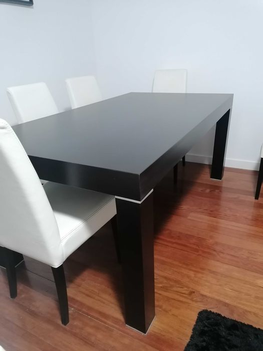 Mesa de sala de jantar