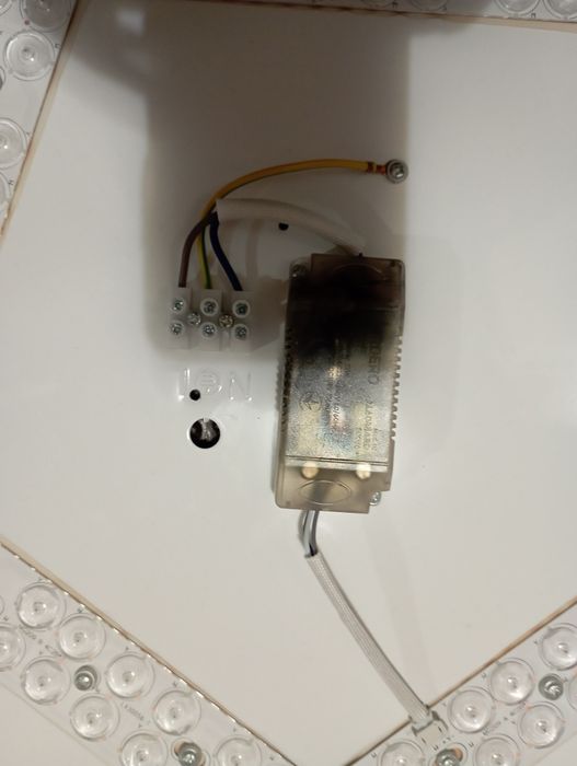 Продам бу Неробочий діодний світильник ,лампа