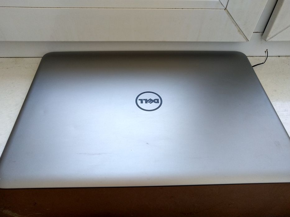 Obudowa matrycy  klapa zawiasy Dell Inspiron 15.  7547   026TRK