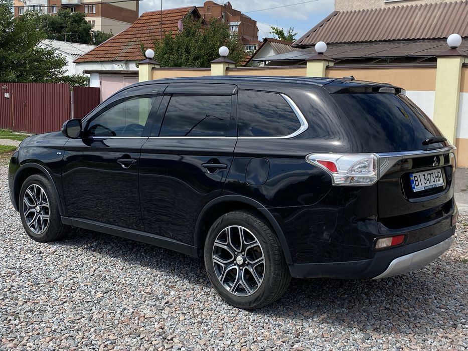 Mitsubishi  Outlander 7ми місна 3літра
