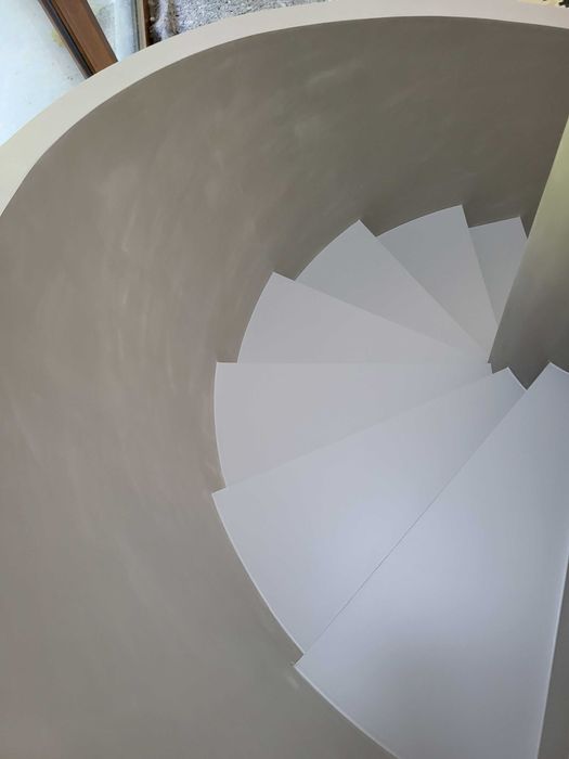 Schody z Żywicy Epoksydowej - Mikrocementu