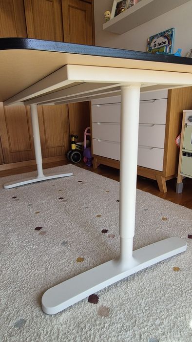 Mesa Bekant Ikea 160x80cm Preta