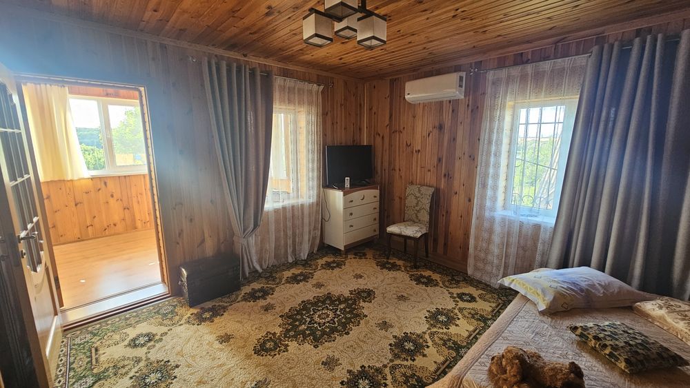 Продам заміський будинок