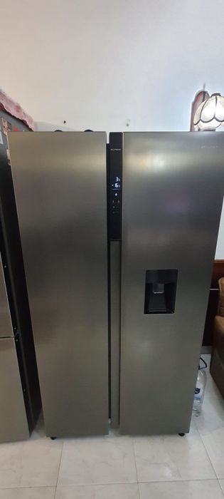 Frigorífico Side by Side Inox – Moderno, Espaçoso e com Dispenser de Água