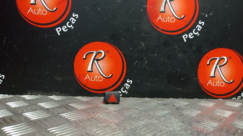 Botão 4 Piscas Audi A4 (8E2, B6)