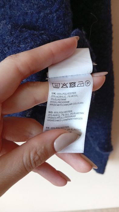 Granatowy sweter oversize z domieszką wełny, rozmiar M