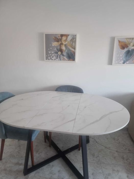 Mesa de jantar linda e em bom estado com muito poucos dias de uso