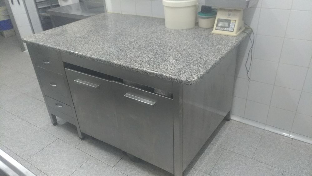 Mesa de trabalho completa
