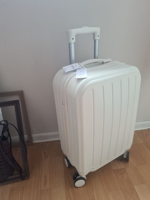 Walizka kabinowa nowa 35l lekka