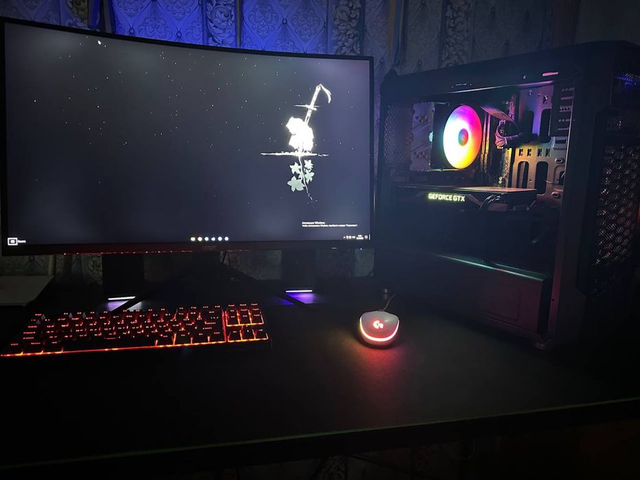 компьютерный комплект (ПК + стол + монитор + периферия)