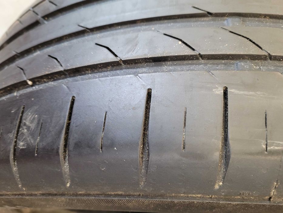 Komplet opon Continental 235/50 R 19