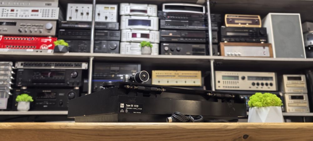 Вініловий програвач Dual 1228