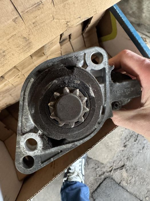 Стартер Volkswagen 2.0 tdi