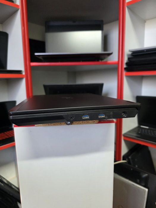 Fujitsu H7510  ram 16gb. Ssd 512  відео 4gb