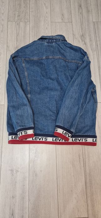 Levis  L.         .