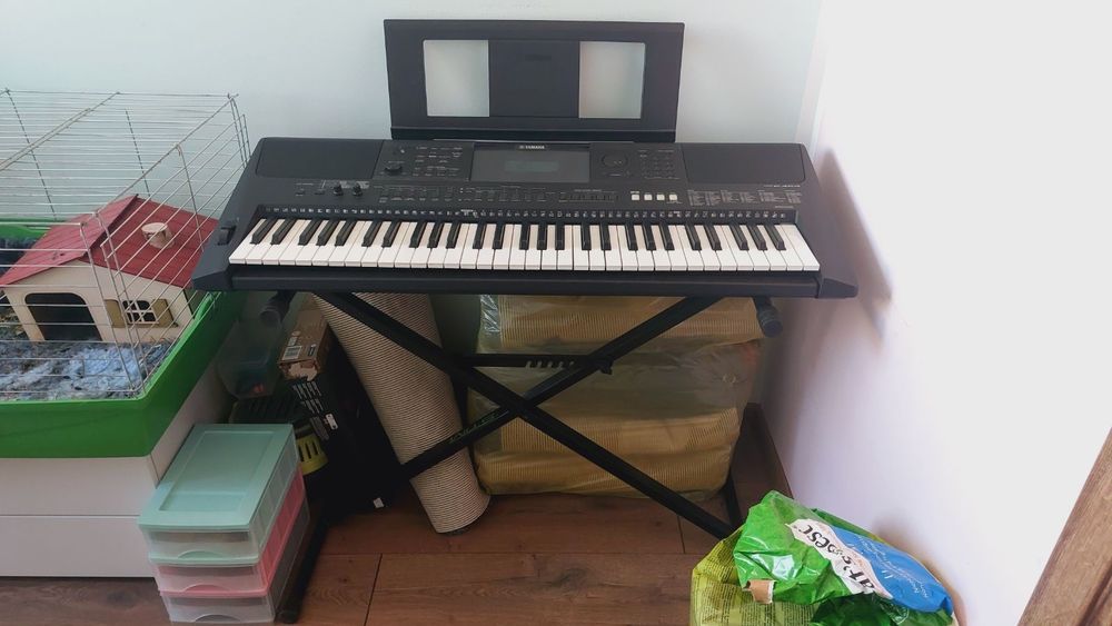 Keyboard Yamaha PSR E453