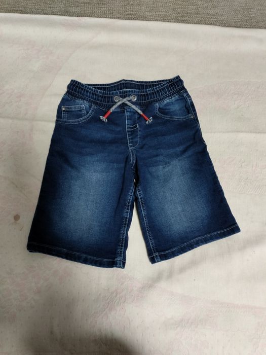 Продам джинсовые шорты