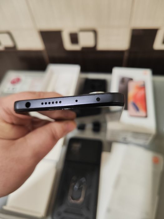 ИГРОВОЙ Xiaomi redmi note 12Pro, память 8+8-256гиг,хорошее состояние
