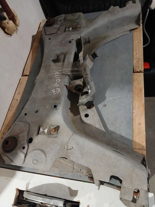 Kołyska do clio 3 2007 rok