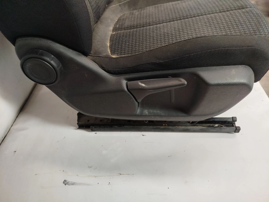 Banco frente direito PEUGEOT 308 SW II Van (LC_)