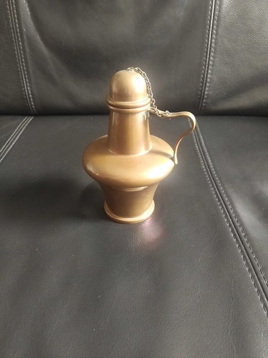 Pequena bilha, cantarinha, enfusa em cobre (17 cm). Completa com tampa