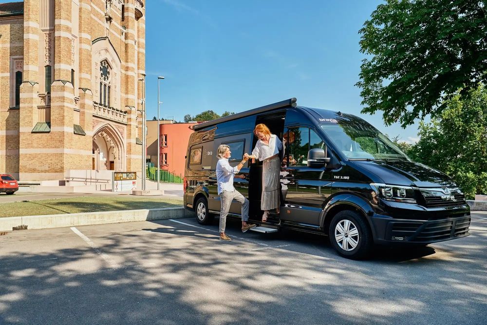 Kamper na wynajem nowy dla 4 osób. Aytomat,  klima postojowa.