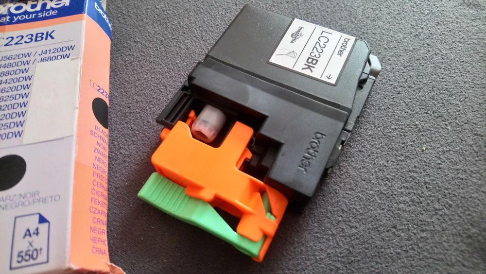 Brother tusz LC223BK