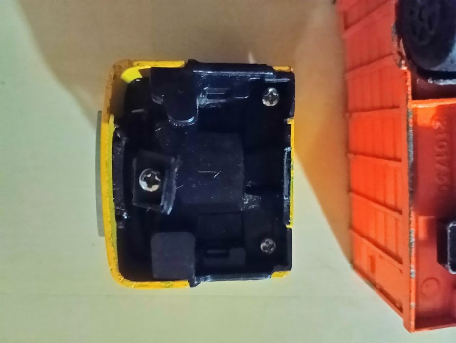 Majorette Mercedes Benz 1:36 carro do lixo para reaproveitar.