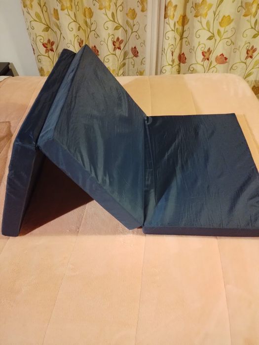 Cama de viagem com 2 colchões