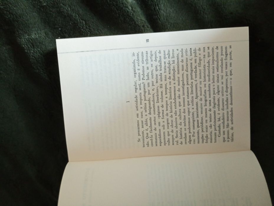O Reino Flutuante ,de Eduardo Prado Coelho, 	editora Edições 70. 1972,