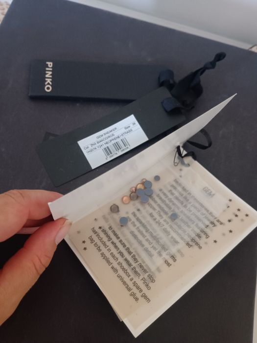 Tênis com brilhantes Pinko