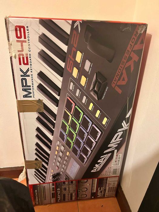 Controlador MIDI Akai MPK249 - NUNCA USADO
