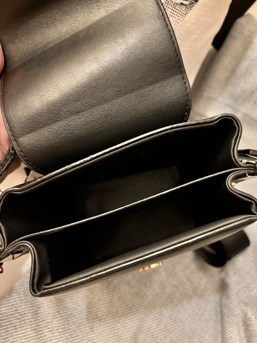 Mala preta nova com alça à tiracolo