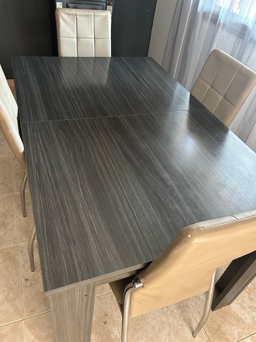 Mesa de jantar + 4 Cadeiras
